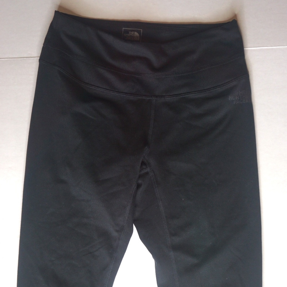 The North Face Hatha Capri Leggings in Black - Size Small